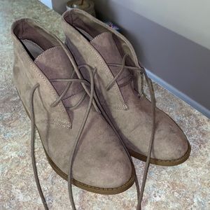Carlos Like New Booties 🔥🔥🔥 size 8.5